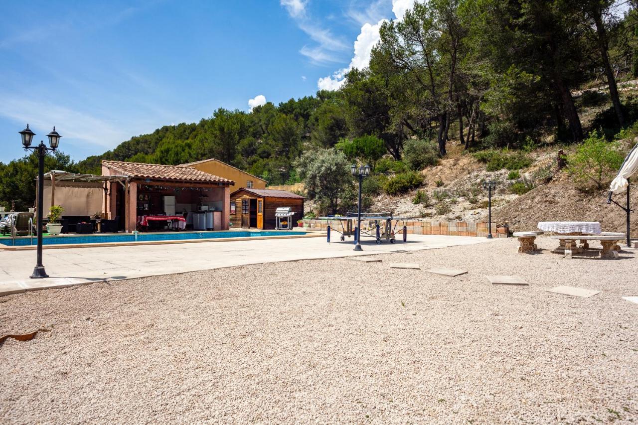 Appartement Avec Piscine Et Cuisine Roquefort-la-Bédoule Exterior foto